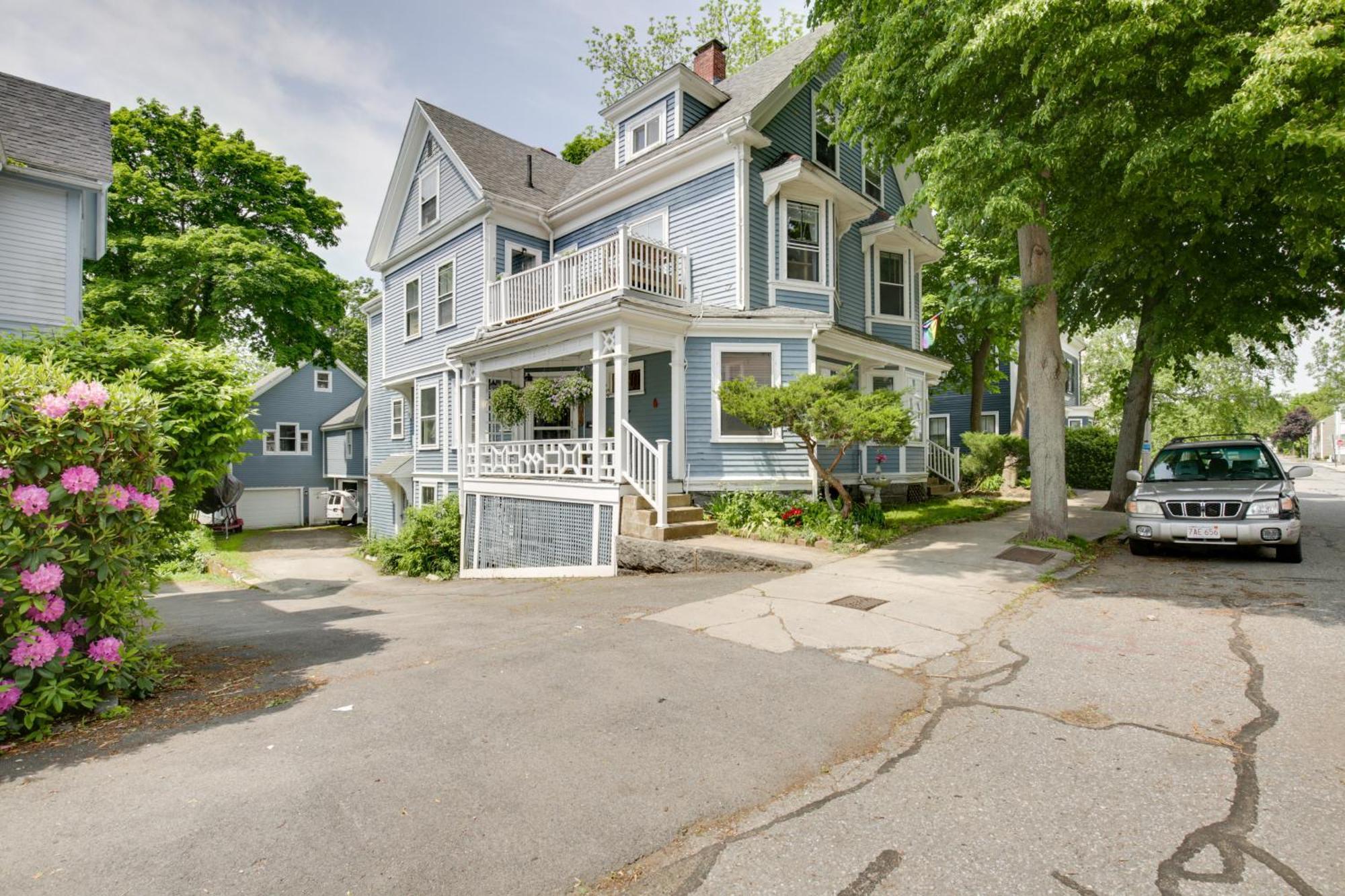 Quaint Beverly Townhome Walk To Beach And Downtown! Екстериор снимка
